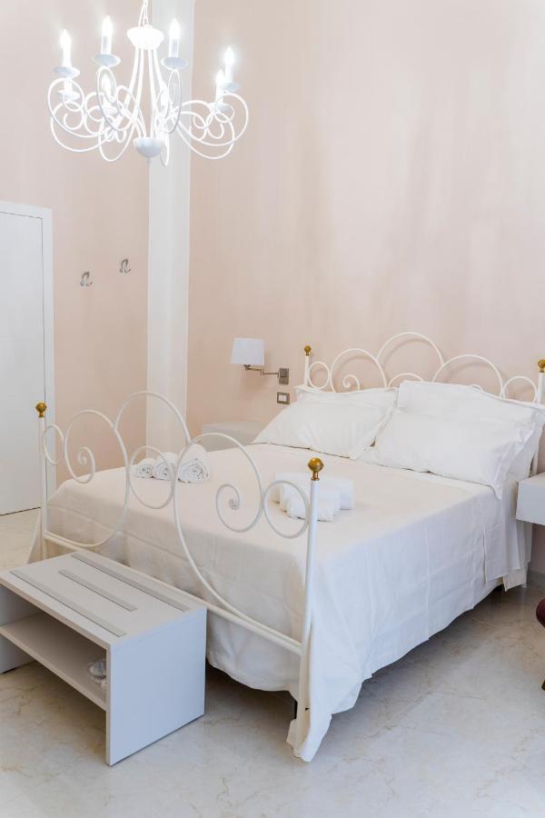 A Casa Dei Miei Hotel San Pietro Vernotico Luaran gambar