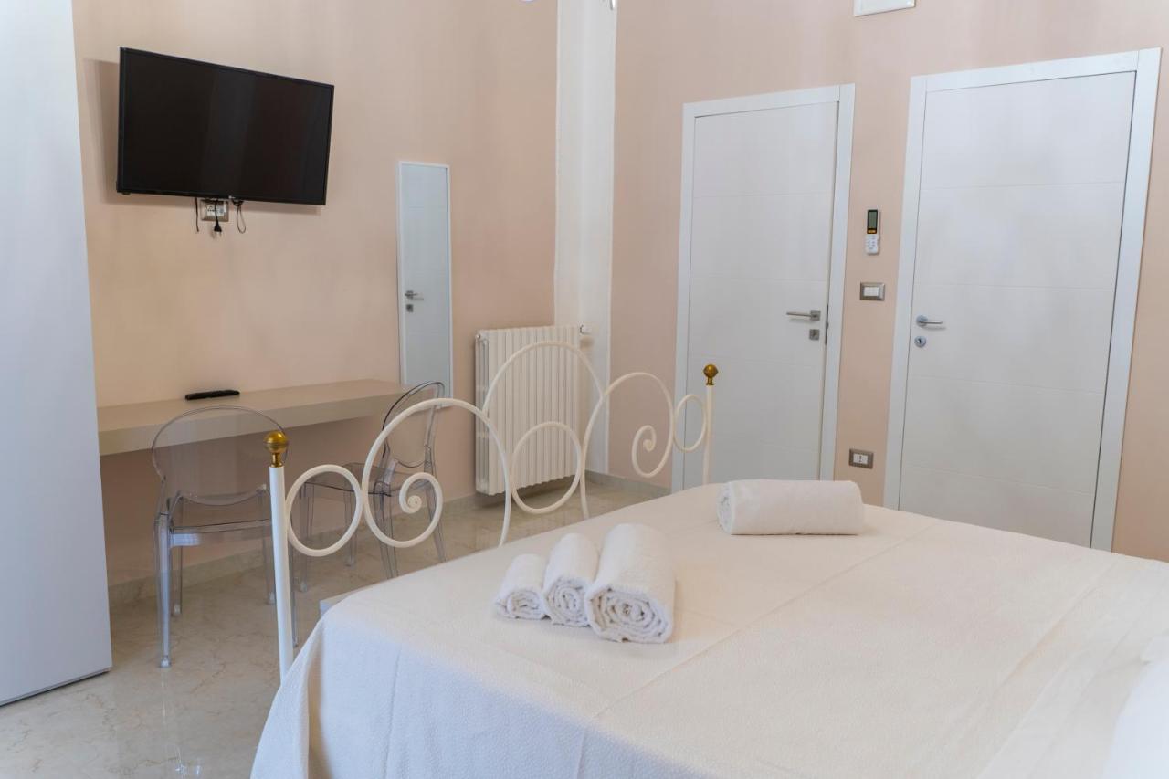 A Casa Dei Miei Hotel San Pietro Vernotico Luaran gambar