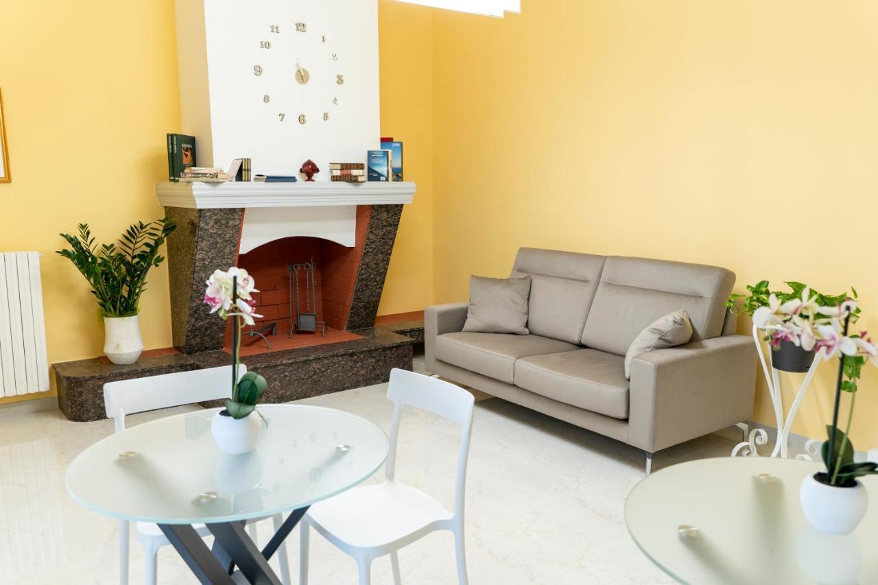 A Casa Dei Miei Hotel San Pietro Vernotico Luaran gambar